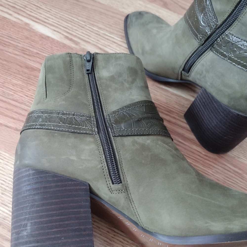 VIONIC Carnelia Water Repellent Olive Green Ankle Boots - Picture 11 of 14